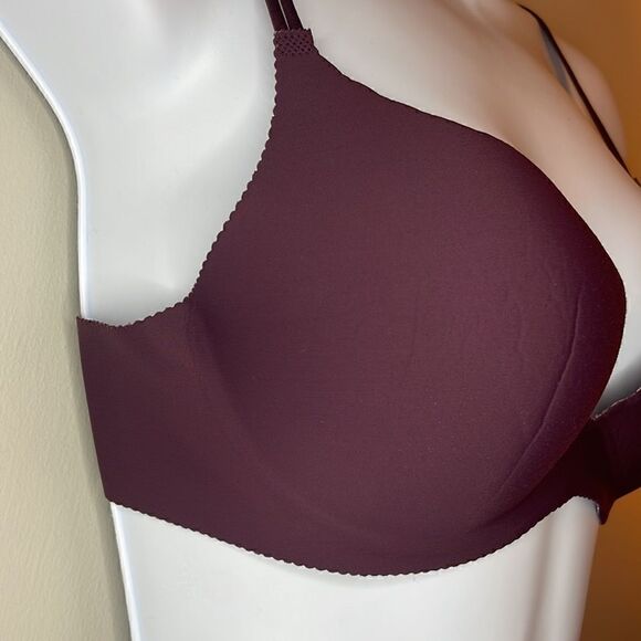 Victoria's Secret Angels Secret Embrace Bra - Picture 2 of 13